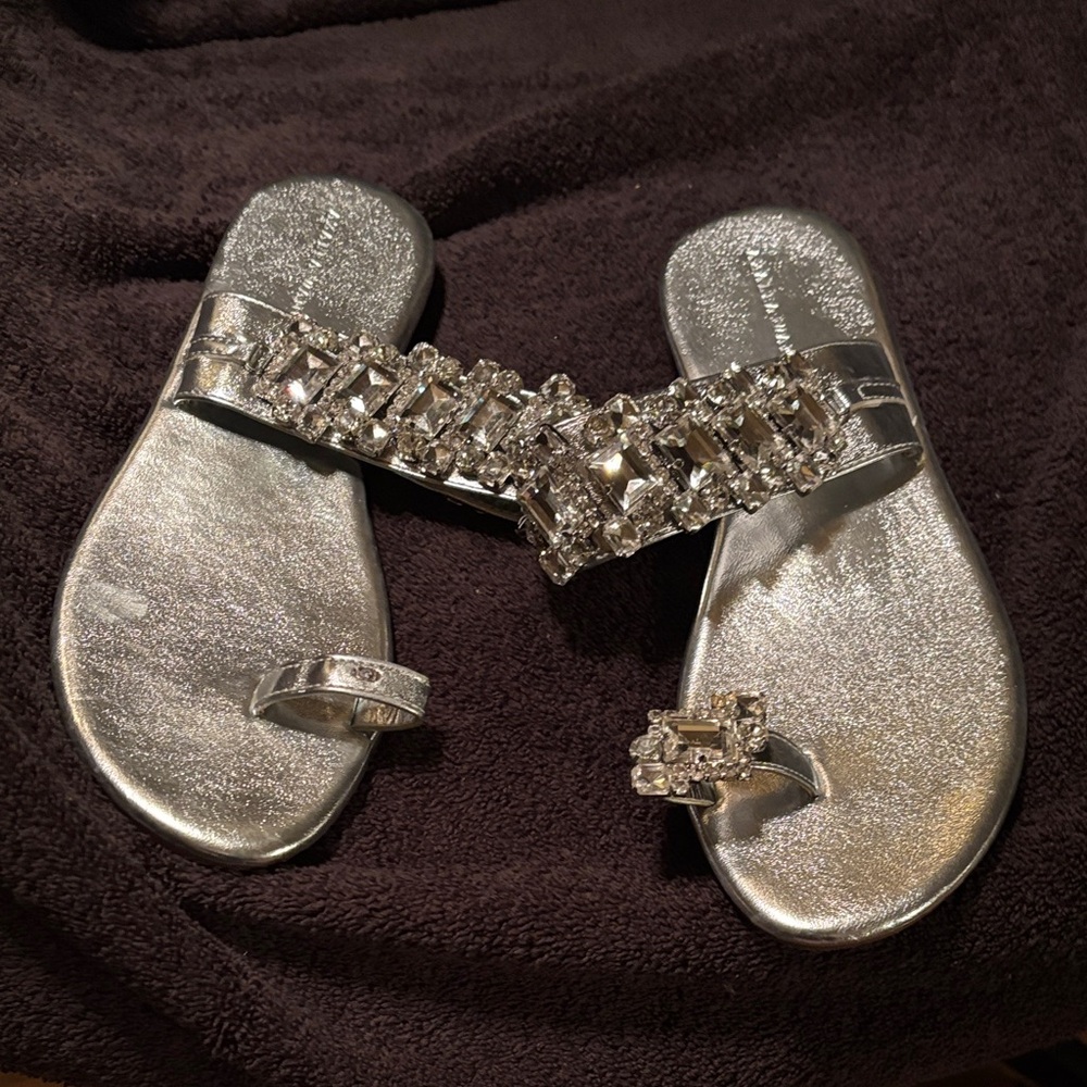 Elegant Silver Women's Sandals with Crystal Embellishments